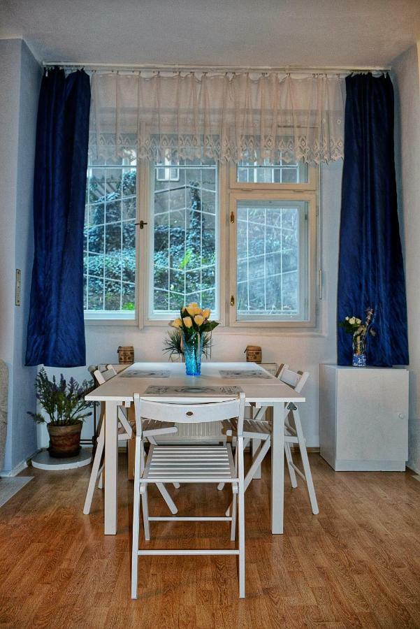Apartment Of Character With A Private Garden Praga Exterior foto